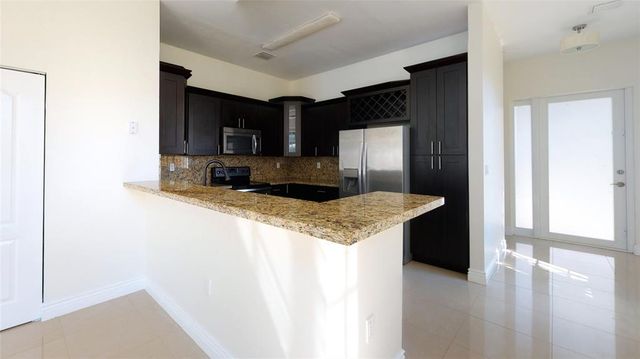 632 NE 20th Street 4, Wilton Manors, FL 33305