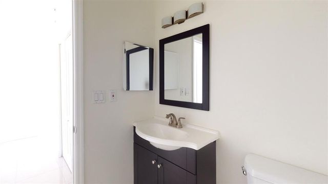 632 NE 20th Street 4, Wilton Manors, FL 33305