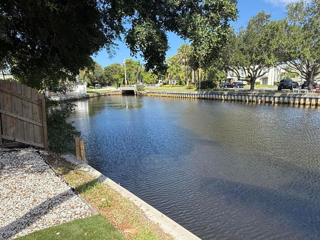 632 NE 20th Street 4, Wilton Manors, FL 33305