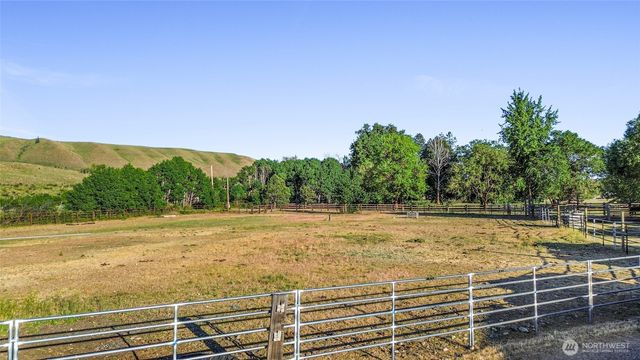 12290 Washington Highway 10, Ellensburg, WA 98926