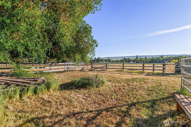 12290 Washington Highway 10, Ellensburg, WA 98926