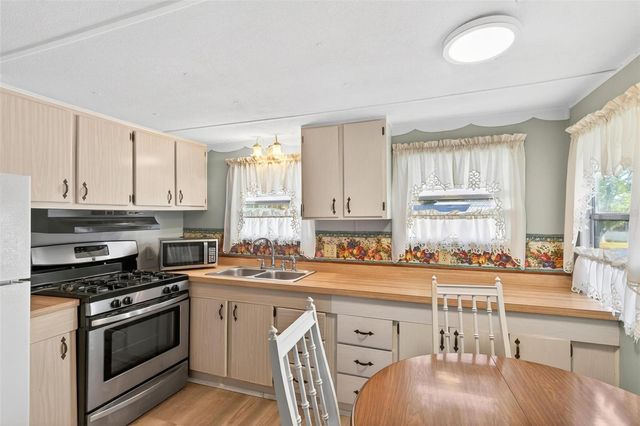 684 CINDI AVENUE, Leesburg, FL 34788