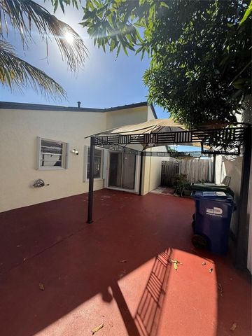 19783 NW 64th Place, Hialeah, FL 33015