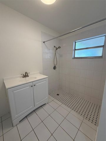 19783 NW 64th Place, Hialeah, FL 33015