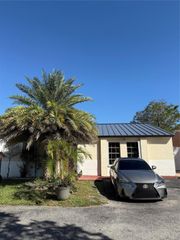 19783 NW 64th Place, Hialeah, FL 33015