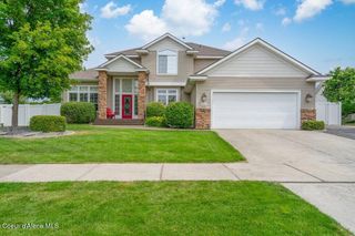8136 Salmonberry Lp, Hayden, ID 83835