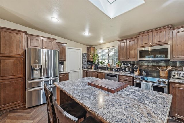 371 Sunset Drive, Oak Harbor, WA 98277