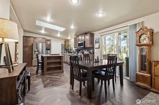 371 Sunset Drive, Oak Harbor, WA 98277