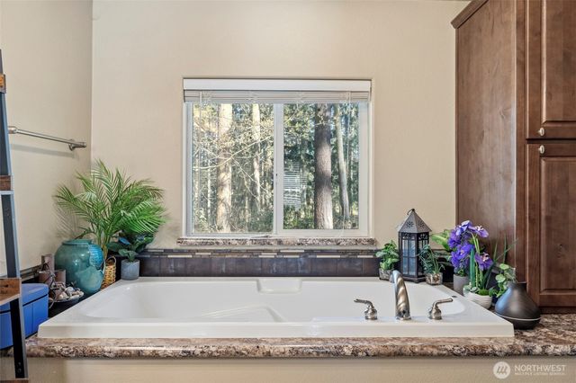 371 Sunset Drive, Oak Harbor, WA 98277