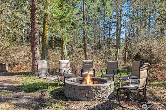 371 Sunset Drive, Oak Harbor, WA 98277