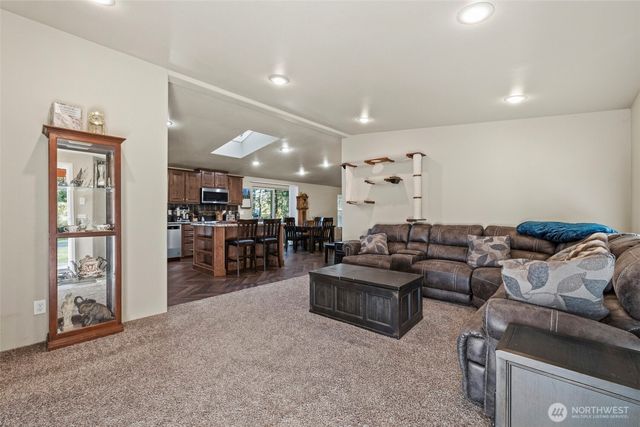 371 Sunset Drive, Oak Harbor, WA 98277