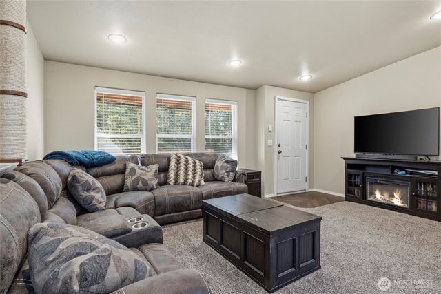 371 Sunset Drive, Oak Harbor, WA 98277