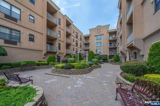 8915 Bergenwood Avenue 33, North Bergen, NJ 07047