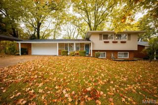 17 Willowbrook Drive, Swansea, IL 62226