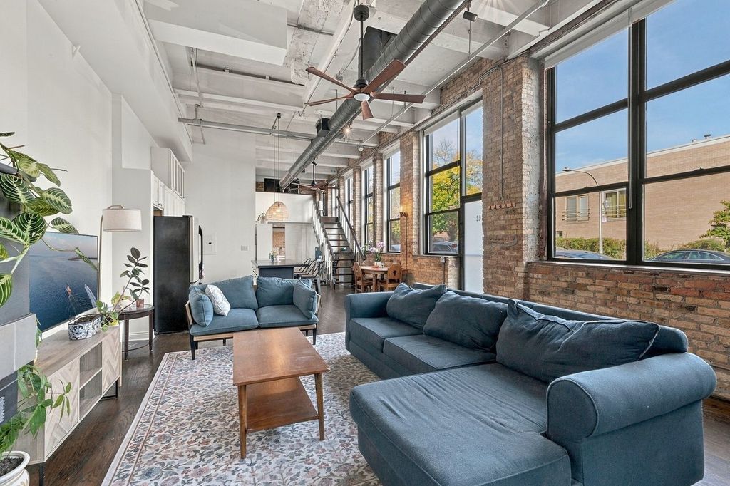 1111 W Cornelia Avenue 102, Chicago, IL 60657 — photo 3