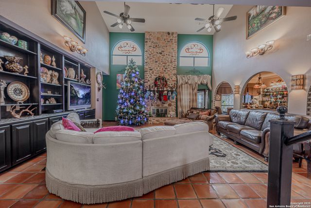 7802 Timber Top Dr, Boerne, TX 78015