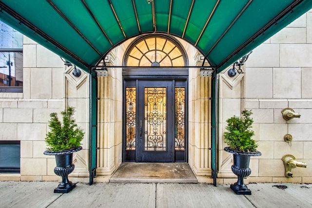 6101 N Sheridan Road 10E, Chicago, IL 60660