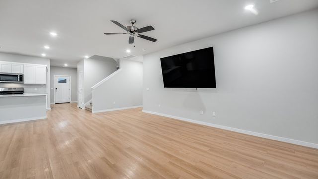913 Sonoma Street, Rogers, AR 72758