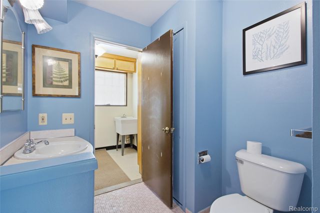 11721 Robinwood Boulevard, Warren, MI 48093