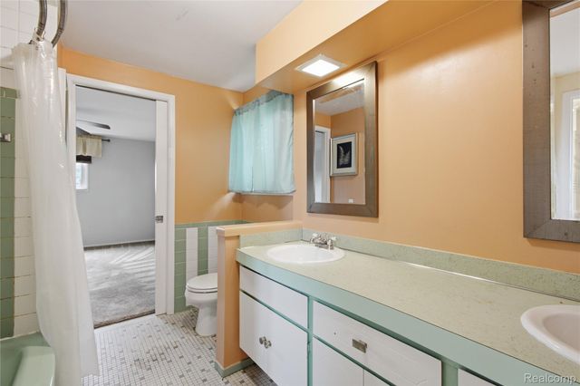 11721 Robinwood Boulevard, Warren, MI 48093