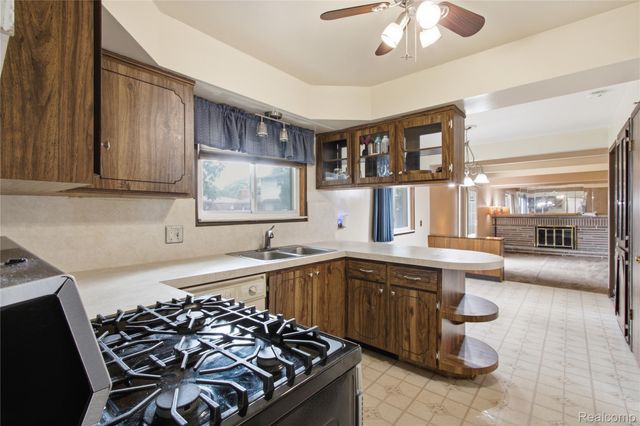 11721 Robinwood Boulevard, Warren, MI 48093