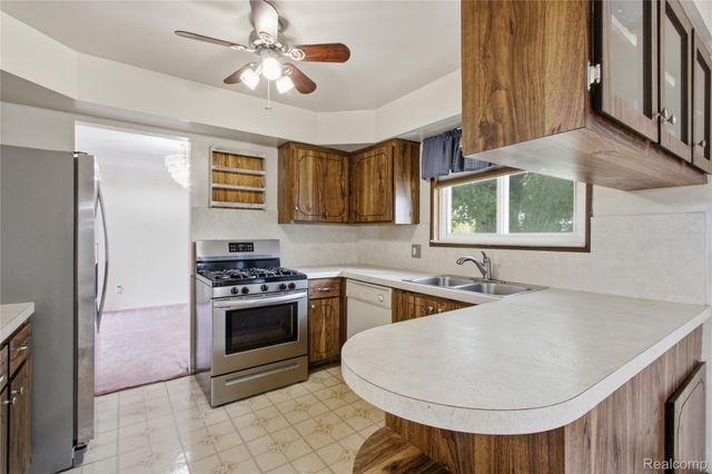 11721 Robinwood Boulevard, Warren, MI 48093