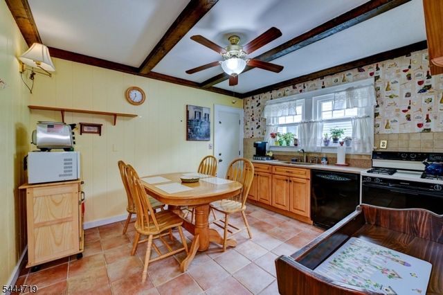 220 N Bridge St, Somerville Boro, NJ 08876