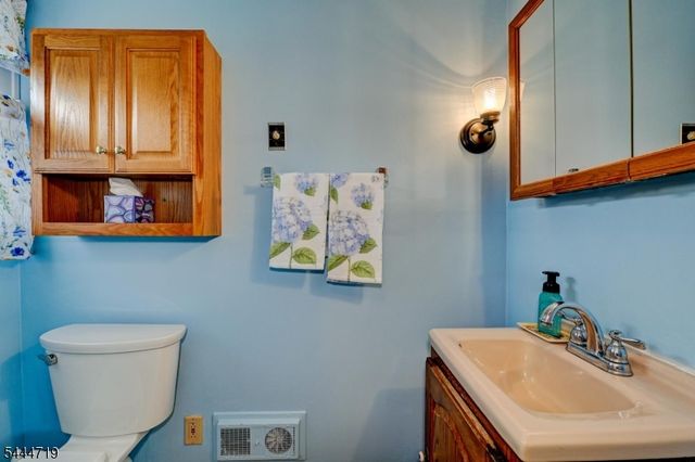 220 N Bridge St, Somerville Boro, NJ 08876