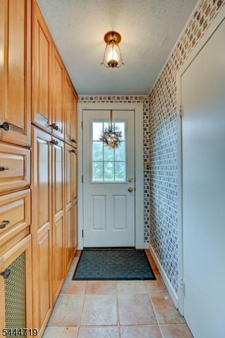 220 N Bridge St, Somerville Boro, NJ 08876