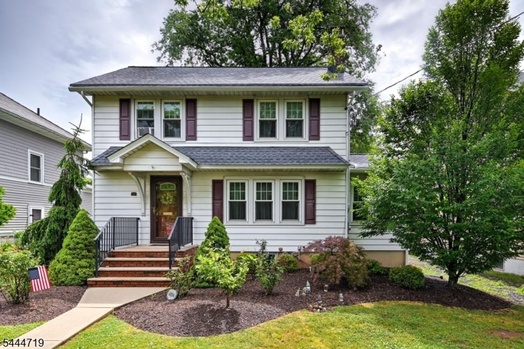 220 N Bridge St, Somerville Boro, NJ 08876