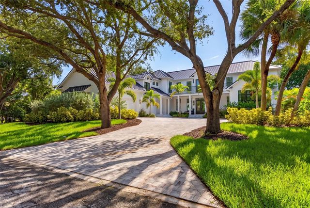 656 TROPICAL CIRCLE, Sarasota, FL 34242