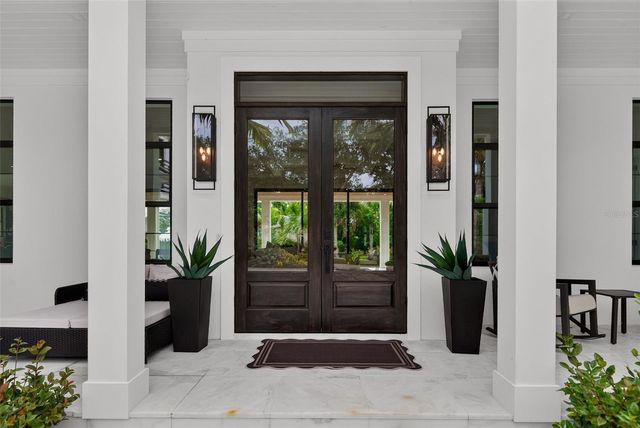656 TROPICAL CIRCLE, Sarasota, FL 34242