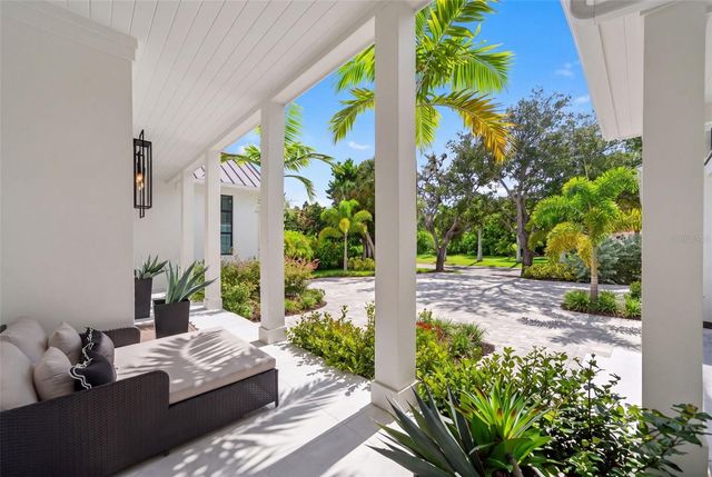 656 TROPICAL CIRCLE, Sarasota, FL 34242