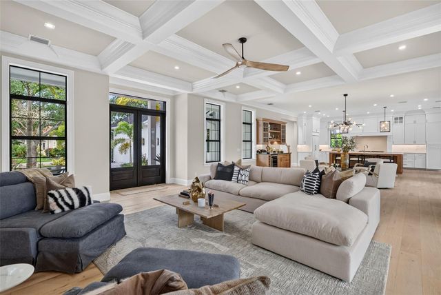 656 TROPICAL CIRCLE, Sarasota, FL 34242