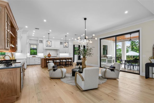 656 TROPICAL CIRCLE, Sarasota, FL 34242