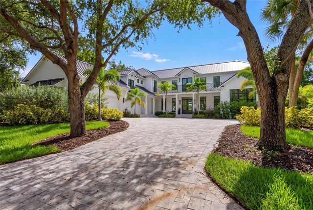 656 TROPICAL CIRCLE, Sarasota, FL 34242