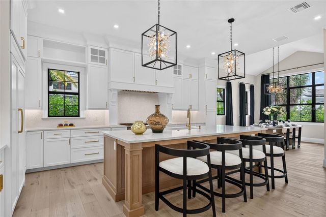 656 TROPICAL CIRCLE, Sarasota, FL 34242