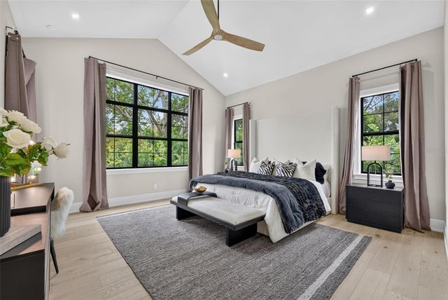 656 TROPICAL CIRCLE, Sarasota, FL 34242