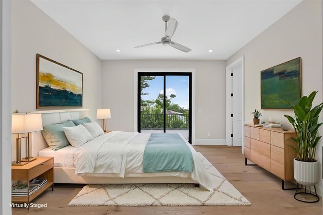 656 TROPICAL CIRCLE, Sarasota, FL 34242