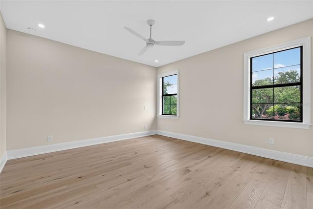 656 TROPICAL CIRCLE, Sarasota, FL 34242