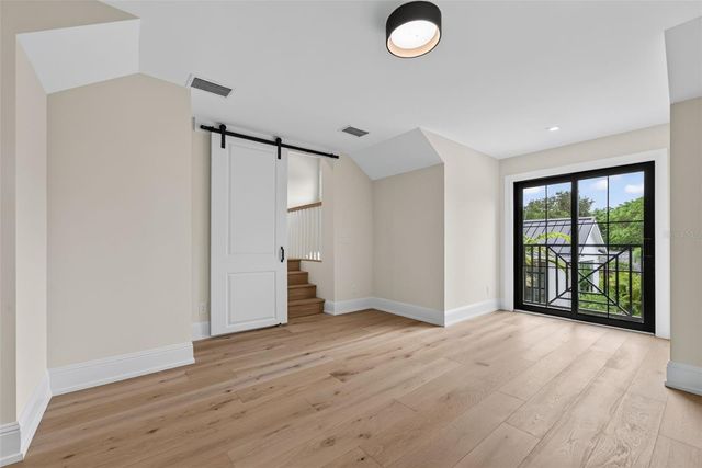 656 TROPICAL CIRCLE, Sarasota, FL 34242