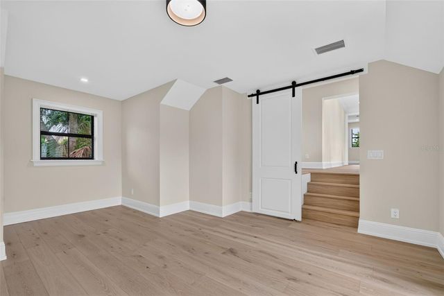 656 TROPICAL CIRCLE, Sarasota, FL 34242