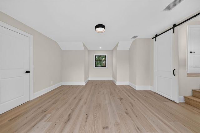656 TROPICAL CIRCLE, Sarasota, FL 34242