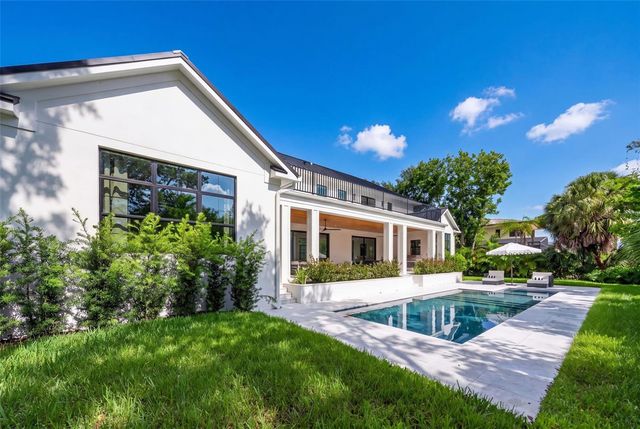656 TROPICAL CIRCLE, Sarasota, FL 34242