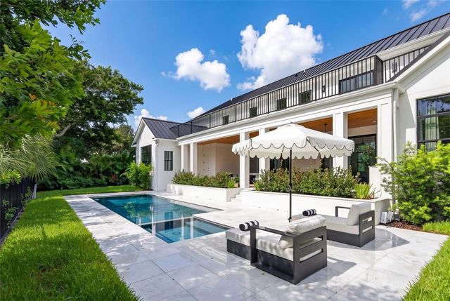 656 TROPICAL CIRCLE, Sarasota, FL 34242