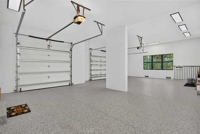656 TROPICAL CIRCLE, Sarasota, FL 34242