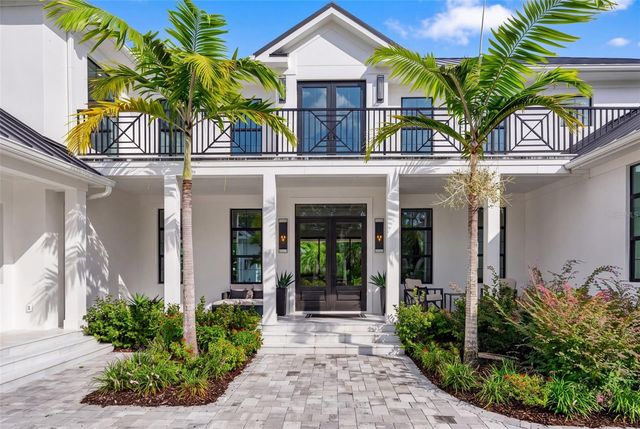 656 TROPICAL CIRCLE, Sarasota, FL 34242