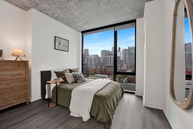 808 N Cleveland Avenue 810, Chicago, IL 60610