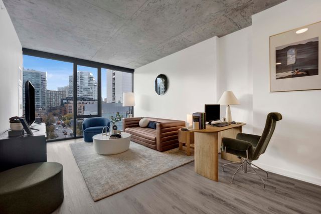 808 N Cleveland Avenue 810, Chicago, IL 60610