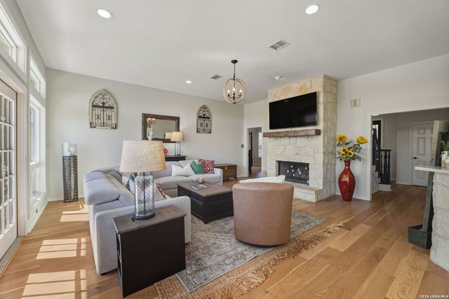 103 HIGH SIERRA DR, Boerne, TX 78006
